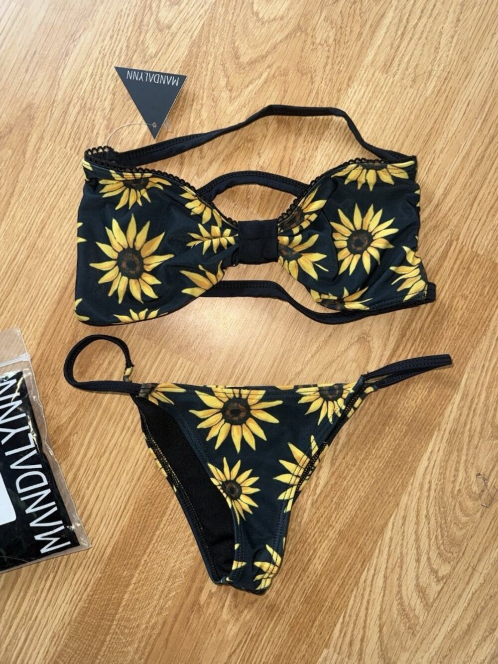 Mandalynn Bikini Set Britt sunflower Blk 2 Piece Swim Wear Small New Floral C1